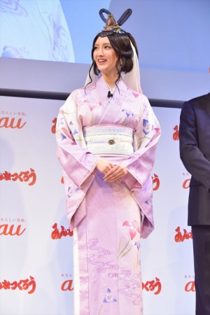 「au発表会2018 Summer」に登場した菜々緒