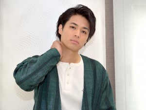 『崖っぷちホテル!』のウエイター役で話題に、佐伯大地インタビュー