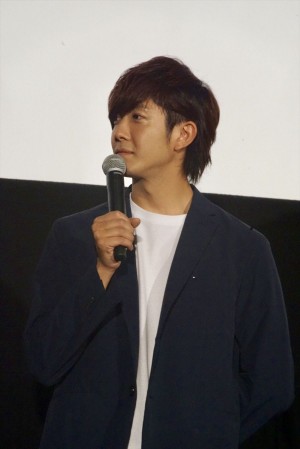 『キスできる餃子』完成披露舞台挨拶イベントに登壇した田村侑久