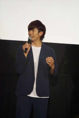 『キスできる餃子』完成披露舞台挨拶イベントに登壇した田村侑久