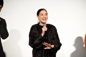 『ペンギン・ハイウェイ』完成披露舞台挨拶に登壇した蒼井優