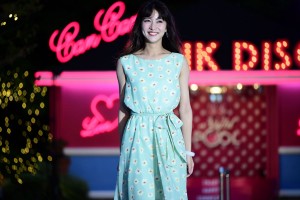 「CanCam×Tokyo Prince Hotel Night Pool」オープニングレセプションに登場した石川恋