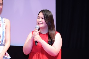 映画『SUNNY 強い気持ち・強い愛』完成披露舞台挨拶に登壇した富田望生