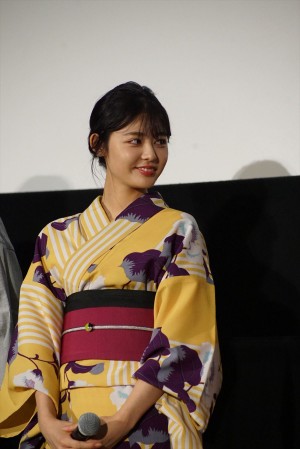 映画『青夏 きみに恋した30日』前日祭舞台挨拶に登場した古畑星夏