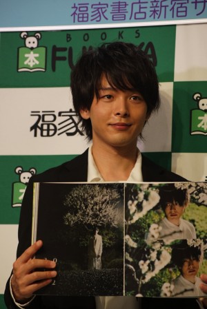 中村倫也、『童詩』 発売記念握手会にて