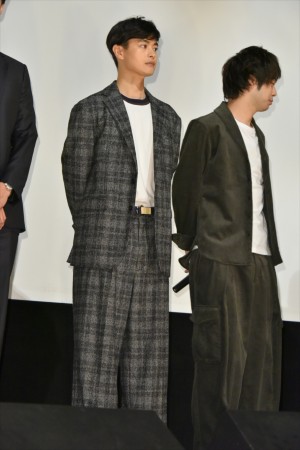 『寝ても覚めても』初日舞台挨拶に登壇した瀬戸康史