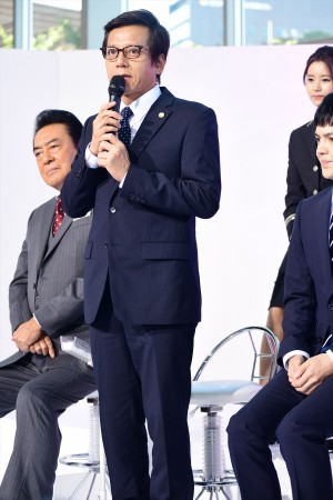木曜ドラマ『リーガルV~元弁護士・小鳥遊翔子~』制作発表記者会見に登場した勝村政信