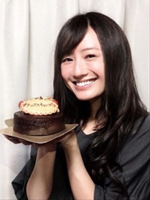 『ブラックスキャンダル』撮影中に34歳の誕生日を迎えた松本まりか