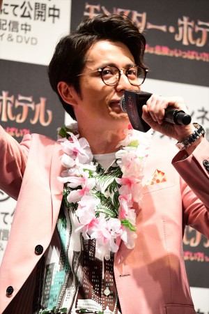 映画『モンスター・ホテル クルーズ船の恋は危険がいっぱい?!』初日舞台挨拶に登壇した藤森慎吾