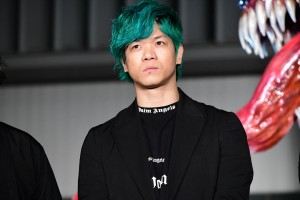 映画『ヴェノム』ジャパンプレミアイベントに登場した信人(UVERworld)