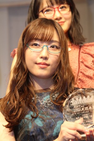 「第31回 日本 メガネ ベスト ドレッサー賞」表彰式・記者会見に登場した譜久村聖(モーニング娘。’18)