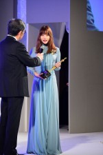 「東京ドラマアウォード2018」にて『アンナチュラル』で主演女優賞を受賞した石原さとみ