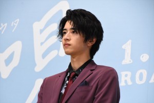 『愛唄 -約束のナクヒト-』完成披露試写会に登場した飯島寛騎