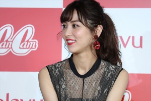 dejavu×CanCam「#見せたくなるまつげ」オーディション グランプリ発表会に登壇した石川恋