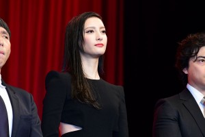 『マスカレード・ホテル』完成披露試写会に登場した菜々緒