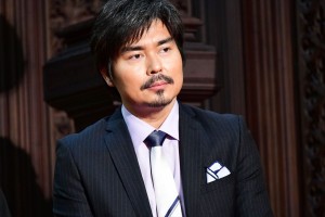 新春ドラマスペシャル『釣りバカ日誌 新米社員浜崎伝助 瀬戸内海で大漁!結婚式大パニック編』記者会見に登場した小澤征悦