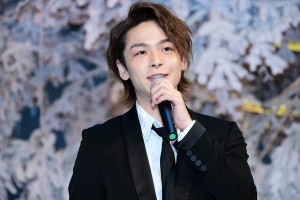 火曜ドラマ『初めて恋をした日に読む話』Xmasスペシャルイベントに登場した中村倫也