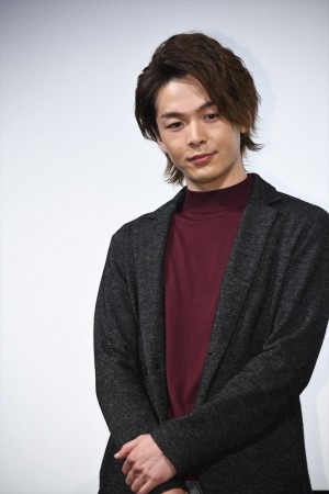 火曜ドラマ『初めて恋をした日に読む話』完成披露試写会・舞台挨拶に登壇した中村倫也