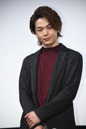 火曜ドラマ『初めて恋をした日に読む話』完成披露試写会・舞台挨拶に登壇した中村倫也