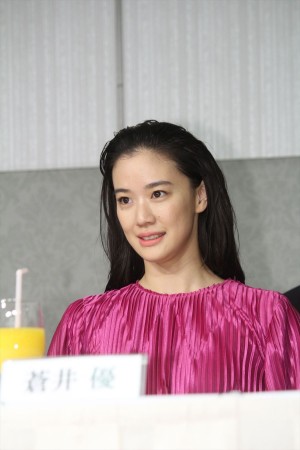 第42回日本アカデミー賞 優秀賞発表記者会見に登場した蒼井優