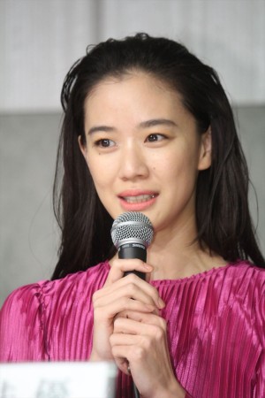 第42回日本アカデミー賞 優秀賞発表記者会見に登場した蒼井優