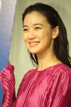 第42回日本アカデミー賞 優秀賞発表記者会見に登場した蒼井優