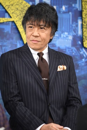『七つの会議』完成報告記者会見に登場した世良公則