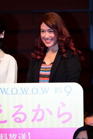 『連続ドラマW それを愛とまちがえるから』第1話完成披露試写会舞台挨拶に登場したLiLiCo