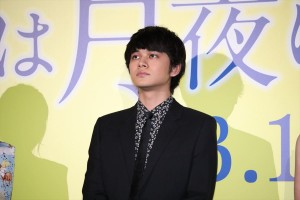 『君は月夜に光り輝く』完成披露舞台挨拶に登壇した北村匠海