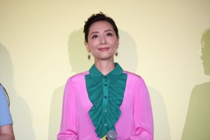 『君は月夜に光り輝く』完成披露舞台挨拶に登壇した生田智子