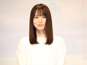 欅坂46・菅井友香、『イオンカード 欅坂46 キャンペーンキャラクター就任イベント』に登場