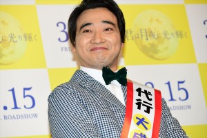 『君は月夜に光り輝く』公開直前イベントに登場した斉藤慎二(ジャングルポケット)