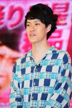 霜降り明星・粗品、「R‐1ぐらんぷり2019決勝戦」優勝者囲み会見に登場