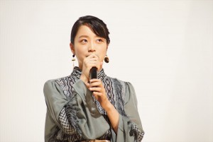 映画『愛がなんだ』完成披露上映会に登壇した深川麻衣