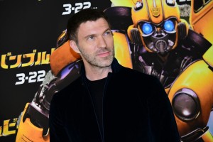 『バンブルビー』ジャパンプレミアに登場したトラヴィス・ナイト