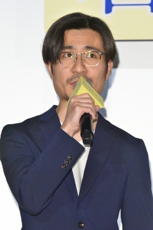 『君は月夜に光り輝く』初日舞台挨拶に登壇した月川翔監督