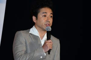 ドラマスペシャル『二つの祖国』記者会見に登場したムロツヨシ