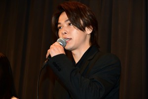 中村倫也、『美人が婚活してみたら』初日舞台挨拶に登壇