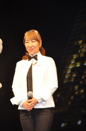 劇場版『名探偵コナン 紺青の拳(こんじょうのフィスト)』完成披露試写会に登壇した高山みなみ