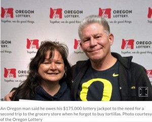 17万5000ドル当選したクラーク夫妻 ※海外メディア「UPI」のスクリーンショット