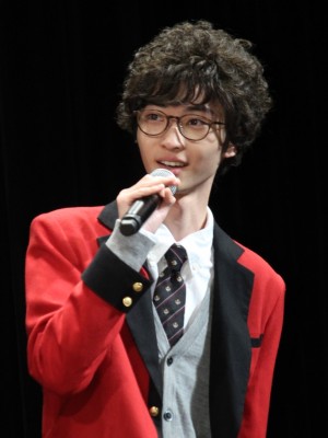 小野寺晃良、『映画 賭ケグルイ』完成披露試写会に登場