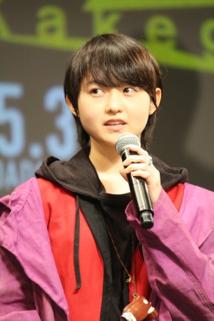 伊藤万理華、『映画 賭ケグルイ』完成披露試写会に登場