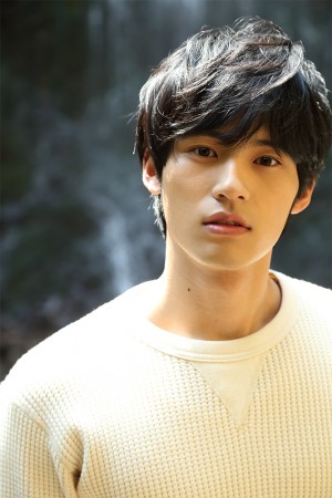 岡田健史1st写真集『鼓動』は6月12日発売(発行:講談社)