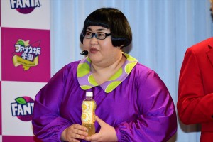 「ファンタ坂学園」入学式に登場した安藤なつ(メイプル超合金)