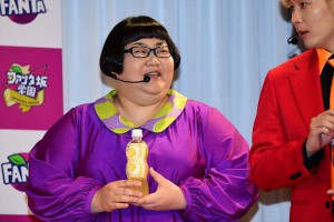 「ファンタ坂学園」入学式に登場した安藤なつ(メイプル超合金)