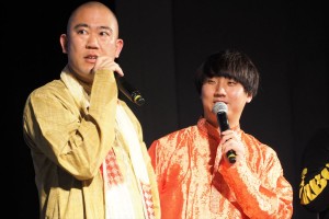 (左から)「島ぜんぶでおーきな祭 第11回沖縄国際映画祭」に登場したコロコロチキチキペッパーズ(ナダル、西野創人)