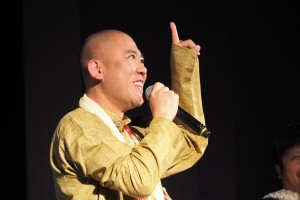 「島ぜんぶでおーきな祭 第11回沖縄国際映画祭」に登場したナダル(コロコロチキチキペッパーズ)