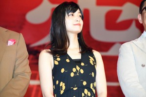 『空母いぶき』完成披露試写会に登場した深川麻衣