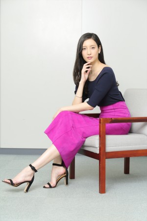 菜々緒、『インハンド』インタビューフォト