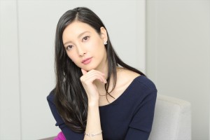 菜々緒、『インハンド』インタビューフォト
